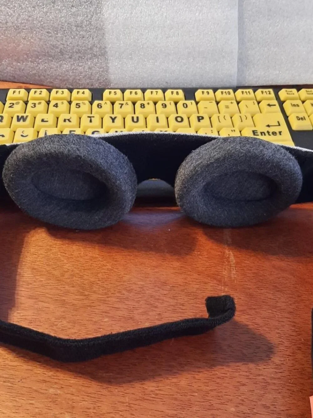 NEW ! Manta Sleep Mask Adjustable With Detachable Eye Cup Comfortable Light Gray